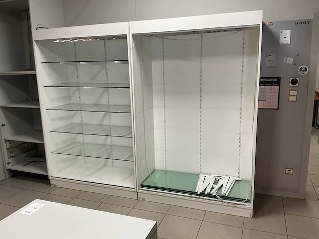 Partij kantoormeubialir - afbeelding 1 van  9