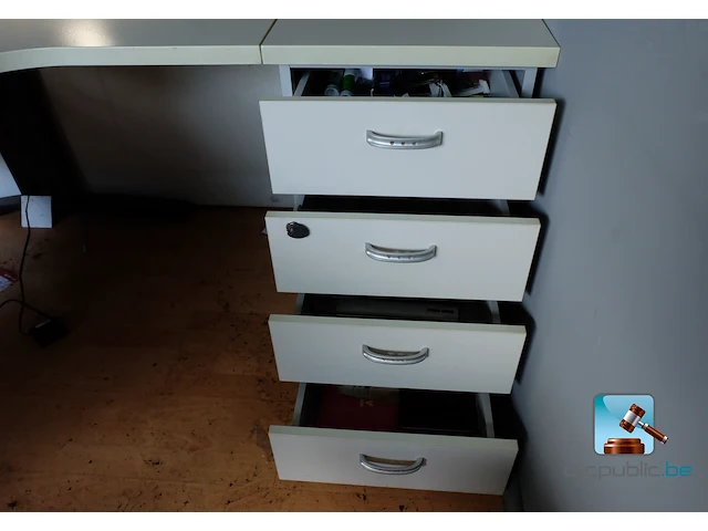 Partij kantoormeubilair met it - afbeelding 6 van  9