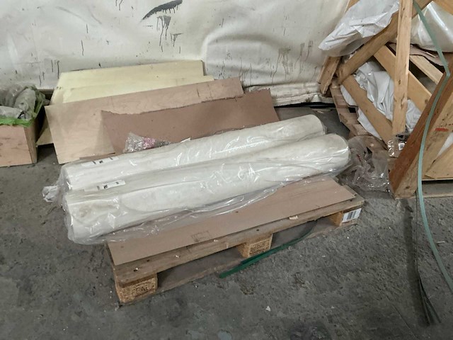 Partij karton op rol - afbeelding 3 van  3