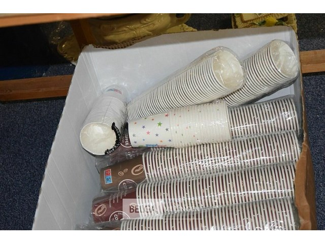 Partij kartonnen drinkbekers - afbeelding 2 van  3