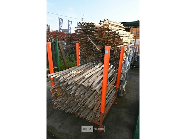 Partij kastanje houten hekwerk - afbeelding 1 van  7