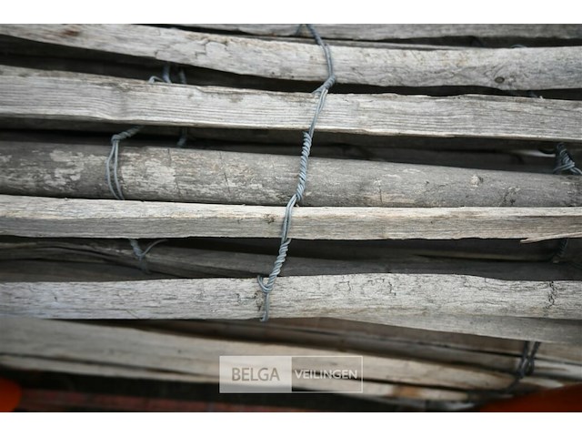 Partij kastanje houten hekwerk - afbeelding 3 van  7