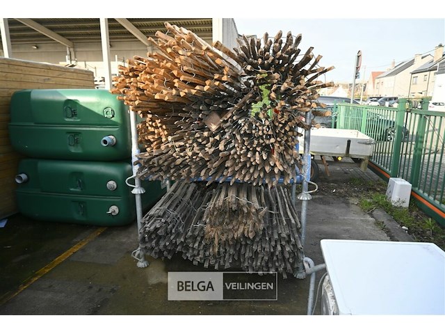 Partij kastanje houten hekwerk - afbeelding 4 van  7