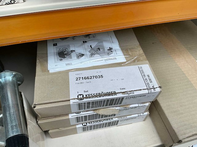 Partij kasten onderdelen - afbeelding 19 van  20