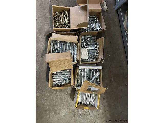 Partij keil tapbouten diverse maten - afbeelding 1 van  9