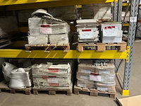 Partij keramische tegels - afbeelding 1 van  13