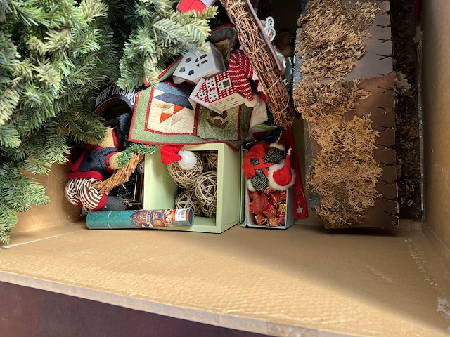 Partij kerstgerief incl doos - afbeelding 2 van  5