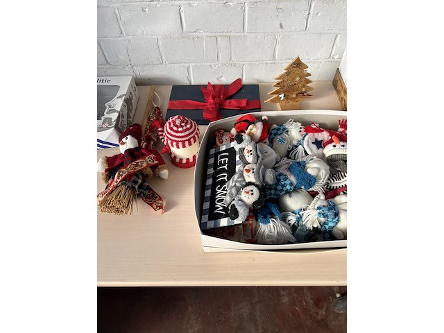 Partij kerstgerief incl doos - afbeelding 3 van  6