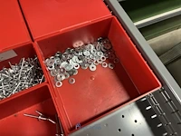 Partij kettingen, veren en industrieel bevestigingsmateriaal - afbeelding 16 van  180