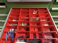 Partij kettingen, veren en industrieel bevestigingsmateriaal - afbeelding 13 van  180
