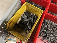 Partij kettingen, veren en industrieel bevestigingsmateriaal - afbeelding 51 van  180