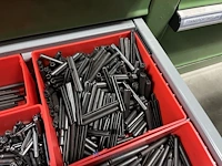Partij kettingen, veren en industrieel bevestigingsmateriaal - afbeelding 64 van  180