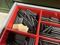 Partij kettingen, veren en industrieel bevestigingsmateriaal - afbeelding 65 van  180