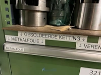 Partij kettingen, veren en industrieel bevestigingsmateriaal - afbeelding 90 van  180