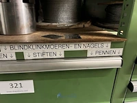 Partij kettingen, veren en industrieel bevestigingsmateriaal - afbeelding 94 van  180
