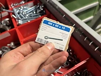 Partij kettingen, veren en industrieel bevestigingsmateriaal - afbeelding 103 van  180