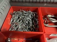 Partij kettingen, veren en industrieel bevestigingsmateriaal - afbeelding 112 van  180