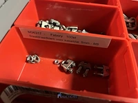 Partij kettingen, veren en industrieel bevestigingsmateriaal - afbeelding 119 van  180