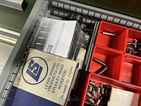 Partij kettingen, veren en industrieel bevestigingsmateriaal - afbeelding 168 van  180