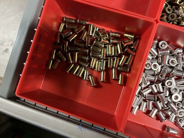Partij kettingen, veren en industrieel bevestigingsmateriaal - afbeelding 180 van  180