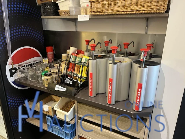 Partij keukenaccessoires waaronder 7 sausdispensers - afbeelding 1 van  8