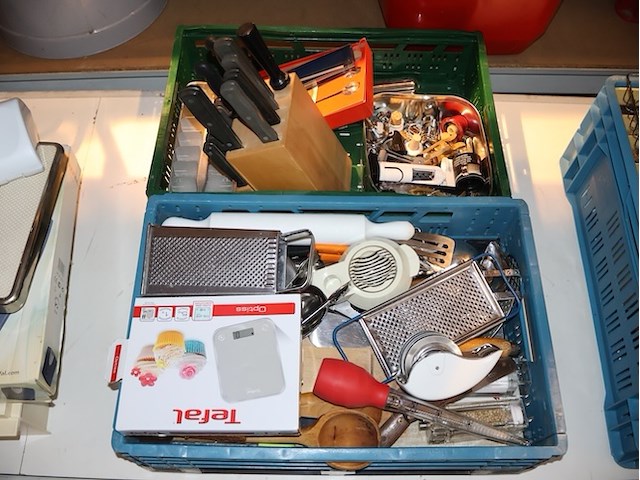 Partij keukenbenodigdheden - afbeelding 1 van  7