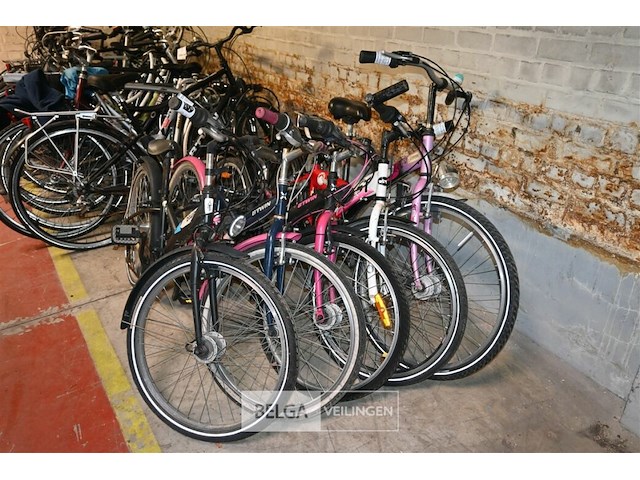 Partij kinderfietsen - afbeelding 2 van  5