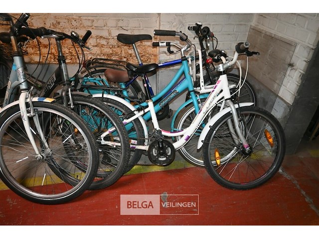 Partij kinderfietsen - afbeelding 2 van  5