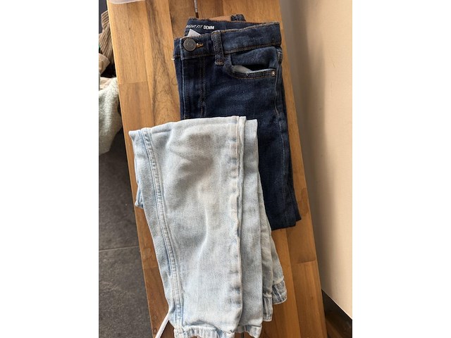 Partij kinderkledij & accessoires - afbeelding 8 van  27