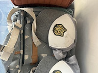 Partij kinderkledij & accessoires - afbeelding 1 van  27