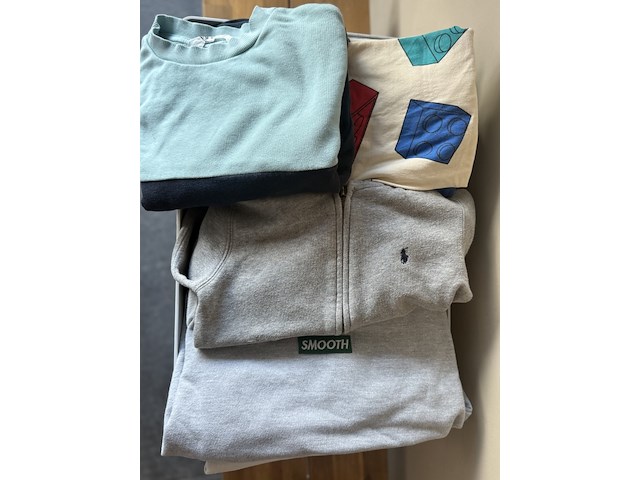 Partij kinderkledij - afbeelding 1 van  24