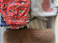 Partij kinderkledij - afbeelding 1 van  34