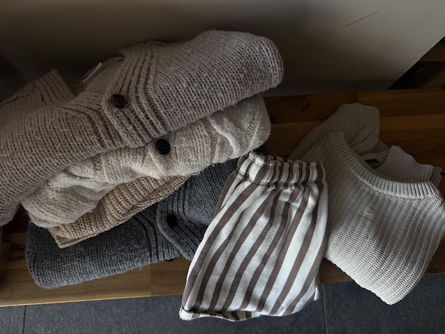 Partij kinderkledij - afbeelding 12 van  19