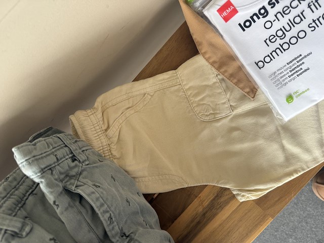 Partij kinderkledij - afbeelding 2 van  26