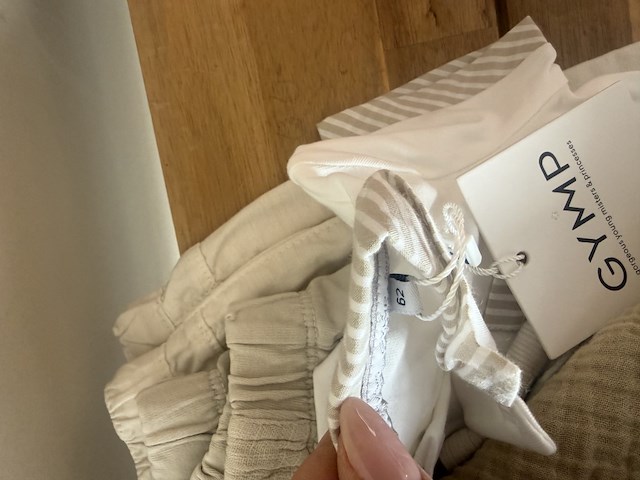 Partij kinderkledij - afbeelding 14 van  26