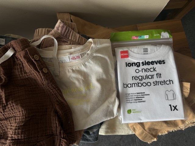 Partij kinderkledij - afbeelding 22 van  26