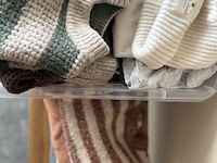 Partij kinderkledij - afbeelding 1 van  16