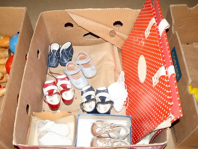 Partij kinderschoentjes - afbeelding 1 van  4