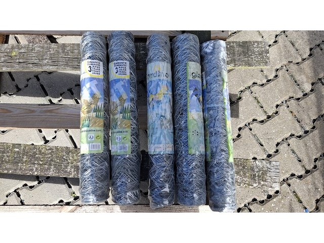 Partij kippendraad 0,5m x 50 meter (5rol x 10m) - afbeelding 1 van  4