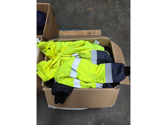Partij kleding en textiel - afbeelding 5 van  5