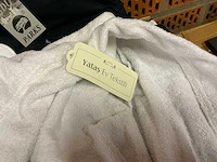 Partij kleding - afbeelding 3 van  5