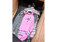Partij kleding - afbeelding 13 van  23