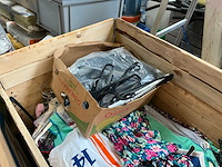 Partij kleding - afbeelding 17 van  23