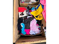 Partij kleding - afbeelding 21 van  23