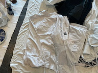 Partij kleding - afbeelding 2 van  5