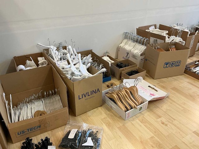 Partij kledinghangers - afbeelding 1 van  8