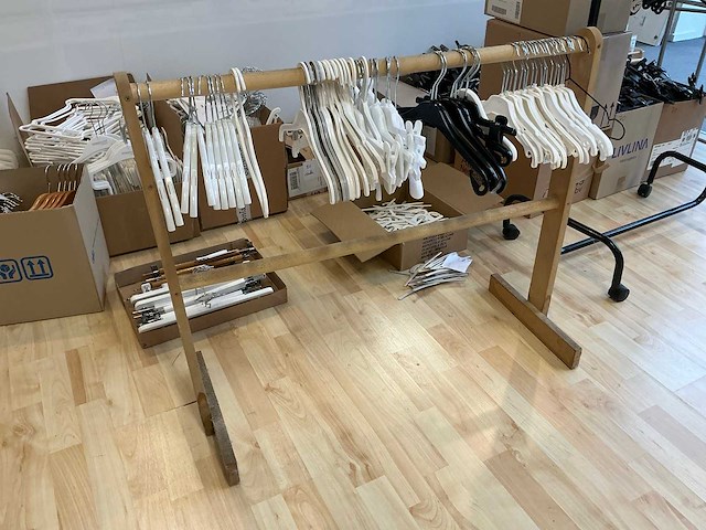 Partij kledinghangers - afbeelding 7 van  8