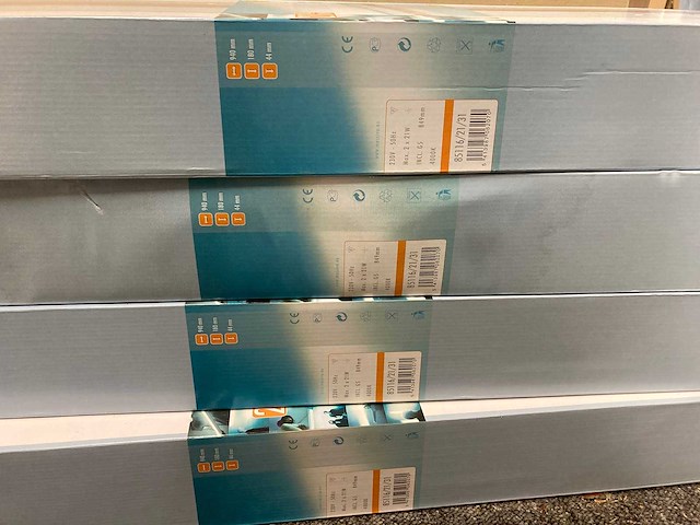 Partij klein meubilair - afbeelding 10 van  26