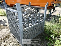 Partij kleine kasseien + bak - afbeelding 2 van  6