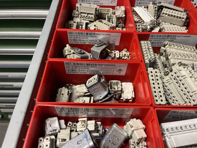 Partij klemmen en industriële connectoren - afbeelding 17 van  91